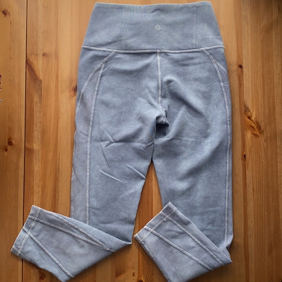 Lululemon Snow Washed Luna Ribbed Wunder Under Crop 23” - Picture 1 of 4